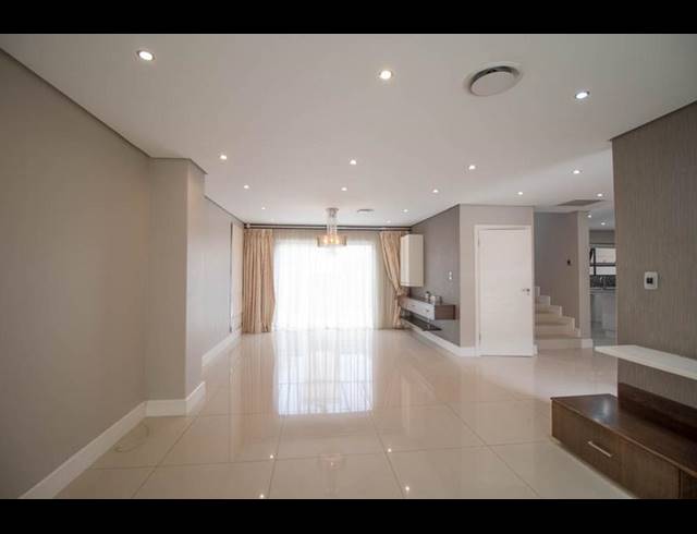 3 BEDROOM TOWNHOUSE FOR SALE IN IZINGA ESTATE